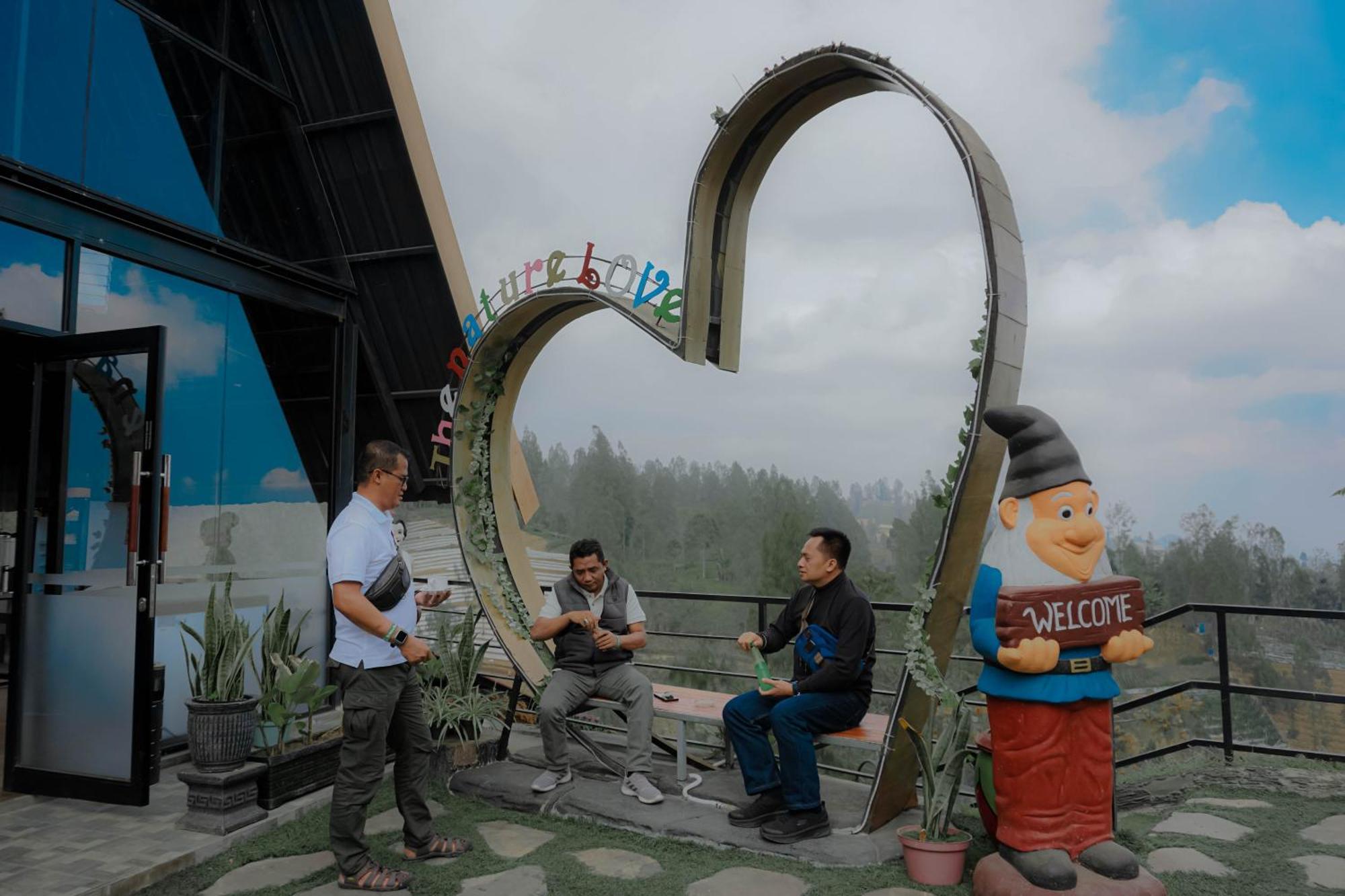 Hotel Nature Bromo And Resort パスルアン エクステリア 写真