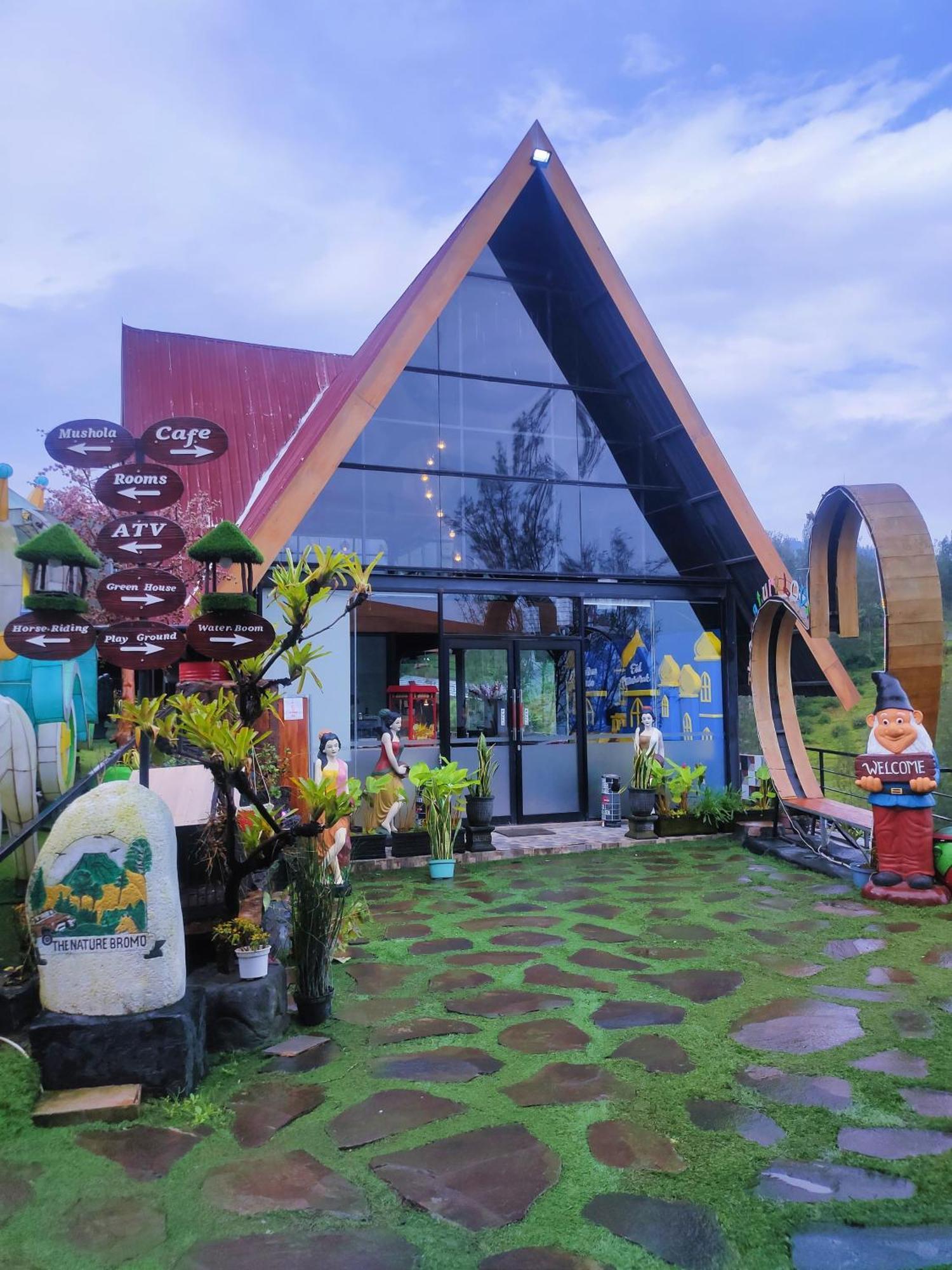 Hotel Nature Bromo And Resort パスルアン エクステリア 写真